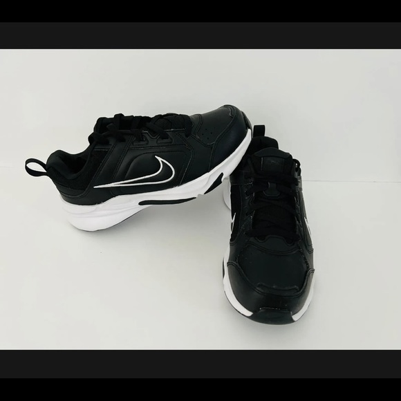 Men Nike Defy All Day Casual Walking & Training Sneakers Black/Black DJ1196- 002 - Picture 4 of 5